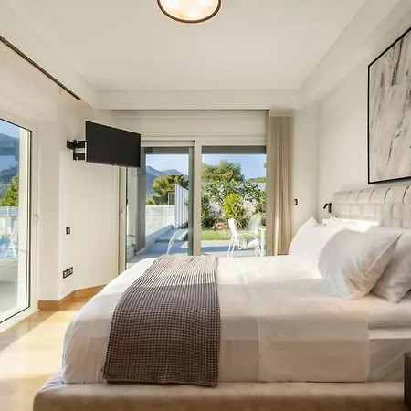Villa Utopia, Private Estate At Loutraki Hills *