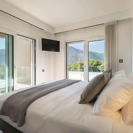 Utopia, Private Estate At Loutraki Hills * Corinthe